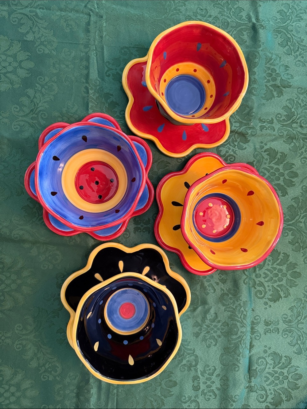 Susan Wingets Colorful Garden
Bright Ceramic 4 Bowls 4 Plates Set
Excellent Cond